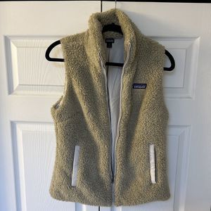 Patagonia Los Gatos Khaki Full Zip Shaggy Faux Fur Hiking Fleece Vest Womens XS